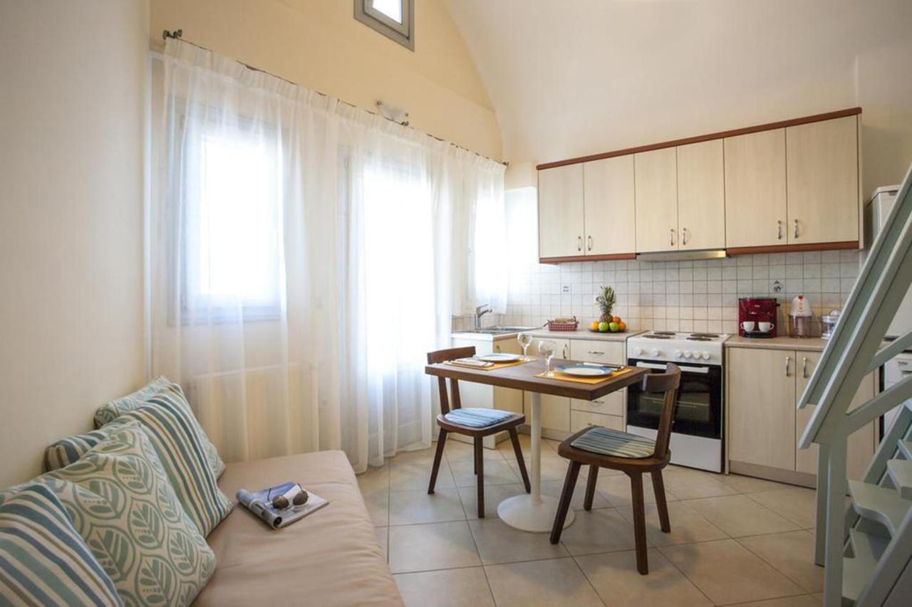 Santorini Med Homes - Sunday Apartment Mesaria Exterior foto